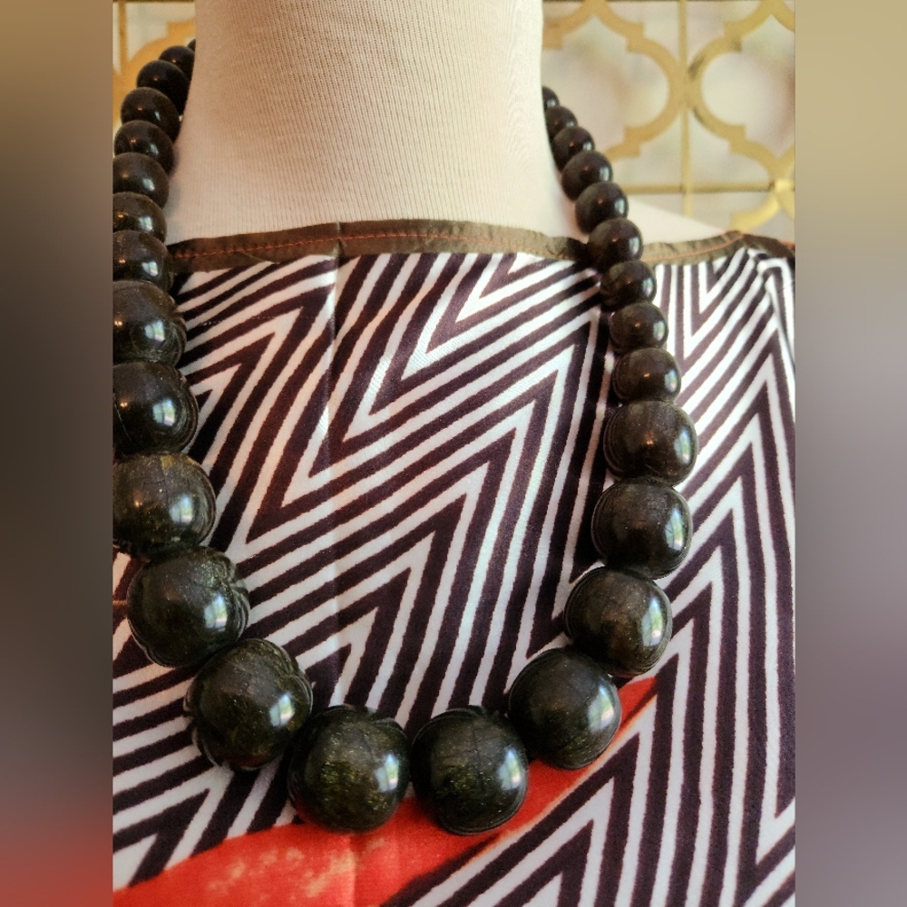 Green Iridescent Statement Necklace w/ Hook Closure